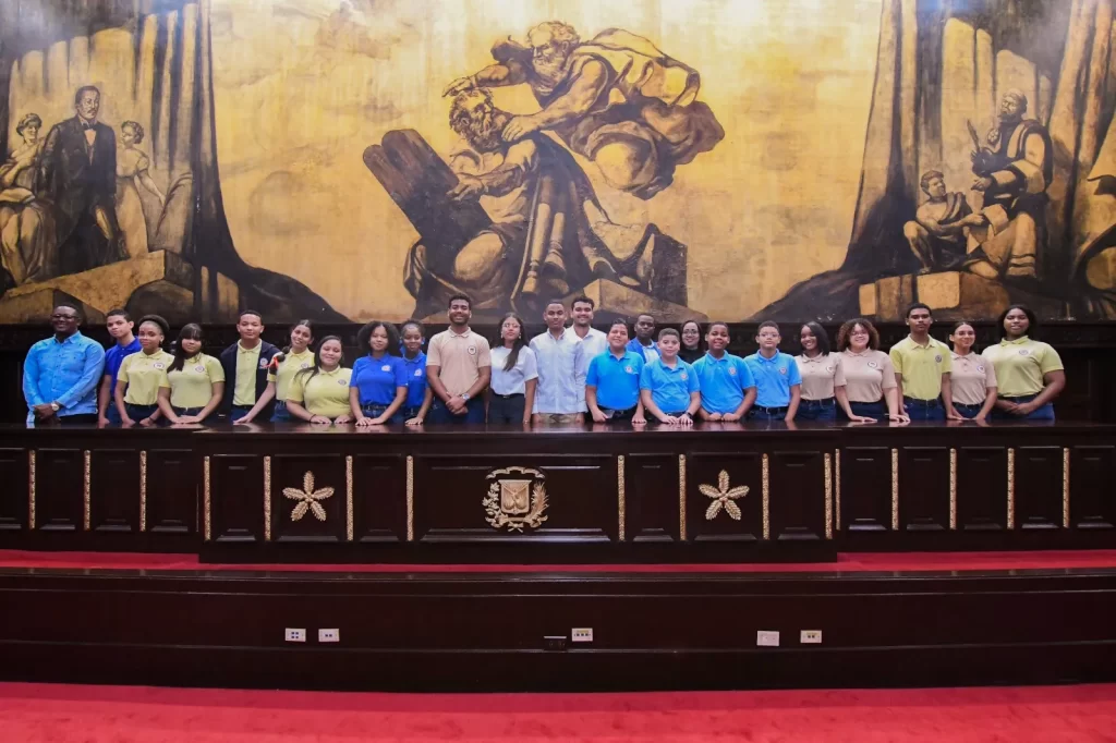Petición Pública al Senado de la República, al Ministerio de Educación y al Despacho de la Primera Dama para democratizar el acceso al programa de visitas guiadas a todos los centros educativos de la provincia de San Cristóbal.