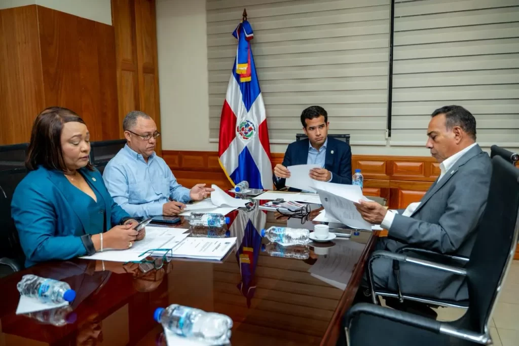 Petición Pública al Senado de la República y la Cámara de Diputados: ¡Aprueben la ley integral que garantiza y protege los derechos de la diáspora dominicana!