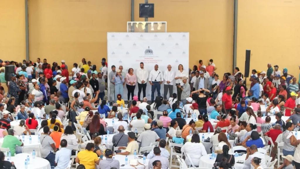 Petición Pública al Ministerio de Economía, Planificación y Desarrollo (MEPyD) y al Gabinete de Coordinación de Políticas Sociales (GCPS) para garantizar la transparencia y ampliar la inversión en el programa Supérate tras el encuentro con más de 3,000 beneficiarios en Dajabón y Montecristi – PeticionRD.