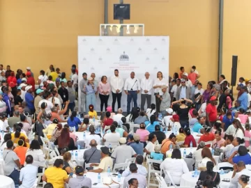 Petición Pública al Ministerio de Economía, Planificación y Desarrollo (MEPyD) y al Gabinete de Coordinación de Políticas Sociales (GCPS) para garantizar la transparencia y ampliar la inversión en el programa Supérate tras el encuentro con más de 3,000 beneficiarios en Dajabón y Montecristi – PeticionRD.