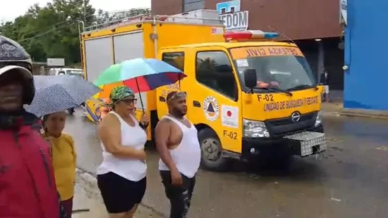 Petición Pública al Ayuntamiento de Santiago, al Ministerio de Obras Públicas y al Ministerio de Medio Ambiente para ejecutar un plan urgente de infraestructura y drenaje frente a las inundaciones repentinas que afectan a Santiago.