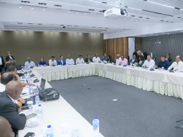 Peticion Publica al Congreso Nacional, la Comisión Permanente de Asuntos Municipales y al Poder Ejecutivo: por la aprobación definitiva del proyecto que eleva al Distrito Municipal de San Luis a municipio y crea el Distrito Municipal de San Isidro para garantizar el desarrollo y la autonomía local.
