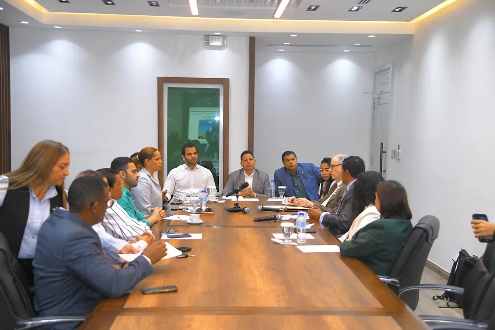Peticion Publica al Congreso Nacional, al Ministerio de Educación Superior, Ciencia y Tecnología y al Poder Ejecutivo: Por un marco legal integral que regule la inteligencia artificial y fomente la innovación responsable en la República Dominicana.
