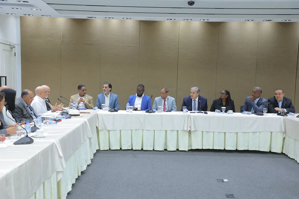Petición Pública al Congreso Nacional, la Junta Central Electoral y los Partidos Políticos para la aprobación e implementación de un sistema de voto electrónico transparente y confiable en la República Dominicana.