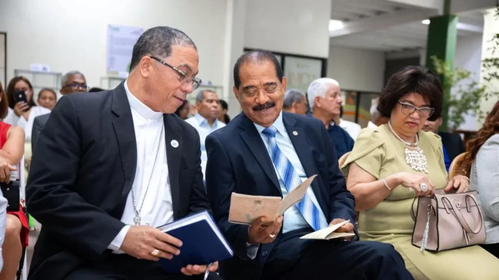 Peticion Publica al MESCYT y al Ministerio de Cultura: Fomento a la literatura dominicana y apoyo a los autores nacionales tras la presentación de las 29 obras de Miguel Phipps Cueto por la UCE.