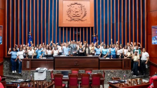 Peticion Publica al Ministerio de Educación, al Senado de la República y al Congreso Nacional para implementar programas educativos de visita legislativa en todas las provincias dominicanas a partir de la experiencia del Senado con estudiantes de Neyba, Bahoruco.