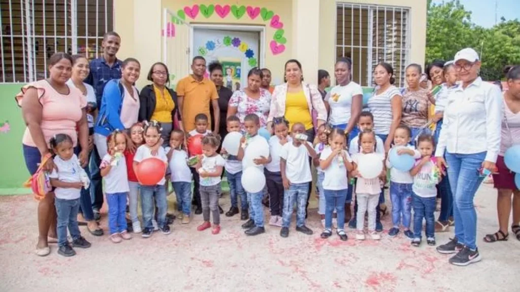 Peticion Publica al Ministerio de Educación y al CONANI para fortalecer y expandir el modelo de educación inicial de la Fundación Central Barahona en la región sur: Impulsan desarrollo de la niñez en el sur – PeticionRD.