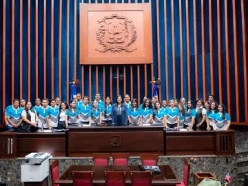 Peticion Publica al Ministerio de Educación y al Congreso Nacional: Exigimos mayor inversión en programas de formación cívica y liderazgo juvenil inspirados en la experiencia legislativa de los estudiantes del municipio de Salcedo.