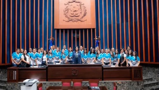 Peticion Publica al Ministerio de Educación y al Congreso Nacional: Exigimos mayor inversión en programas de formación cívica y liderazgo juvenil inspirados en la experiencia legislativa de los estudiantes del municipio de Salcedo.