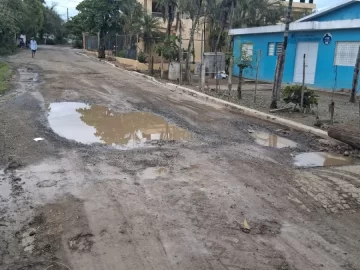 Peticion Publica al Ministerio de Obras Públicas y a las autoridades de Villa La Mata para el asfaltado inmediato del camino vecinal de Los Castellanos ante el deterioro que afecta a los agricultores.