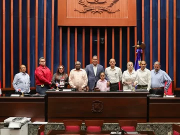 Peticion Publica al Ministerio de Salud Pública, al Servicio Nacional de Salud y al Senado de la República para transformar el reconocimiento a los médicos de Barahona en una inversión prioritaria que garantice infraestructuras sanitarias dignas y servicios de salud de calidad en toda la provincia.