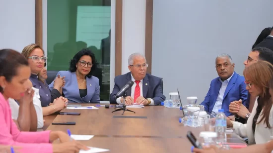 Peticion Publica al Ministerio de Salud Pública, la Cámara de Diputados y el Ministerio de Educación para priorizar la vacunación escolar contra el VPH y garantizar la protección de nuestra juventud dominicana.