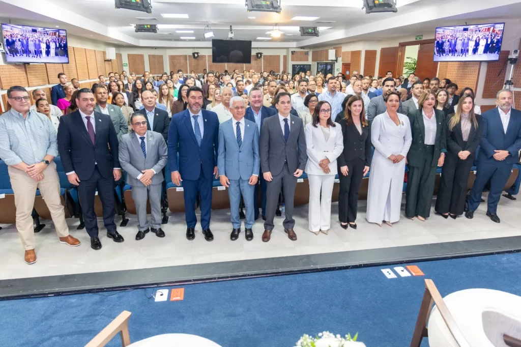 Peticion Publica al Ministerio de la Vivienda y Edificaciones (MIVED), la Dirección General de Impuestos Internos (DGII) y la Asociación de Empresas y Agentes Inmobiliarios (AEI) para la urgente aprobación y efectiva aplicación de la Ley que regula la Intermediación y la Publicidad Inmobiliaria en República Dominicana.