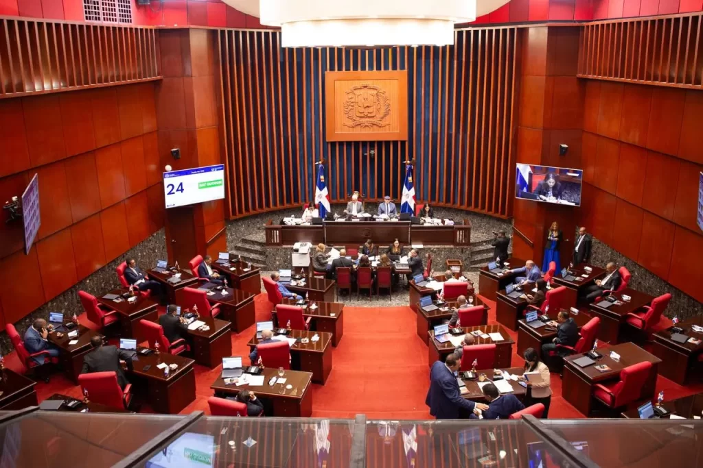 Peticion Publica al Poder Ejecutivo, al Ministerio de Economía, Planificación y Desarrollo, al Senado y a la Cámara de Diputados para la aprobación definitiva de la ley que crea el marco regulatorio para la inversión nacional y extranjera y garantiza el desarrollo sostenible de la República Dominicana.