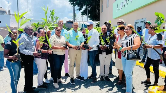 Peticion Publica al Ayuntamiento de San Pedro de Macorís y al Ministerio de Medio Ambiente y Recursos Naturales para garantizar la sostenibilidad y el mantenimiento a largo plazo del programa ambiental Siembra y Gana.