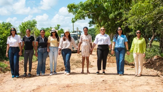Petición Pública al Ayuntamiento de Higüey y al Ministerio de Obras Públicas y Comunicaciones para garantizar la transparencia y eficiencia en el acondicionamiento del camino principal de la comunidad de El Barrero – PeticionRD.