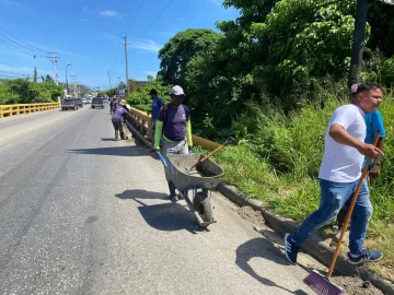 Peticion Publica al Ayuntamiento Municipal de Puerto Plata y al Ministerio de Medio Ambiente para garantizar un plan integral y sostenible de limpieza en la entrada de la ciudad.