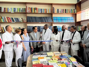 Peticion Publica al Ayuntamiento de El Seibo, al Ministerio de Educación y al Ministerio de Cultura para garantizar la sostenibilidad, el mantenimiento y la ampliación de la nueva Biblioteca Municipal de El Seibo.